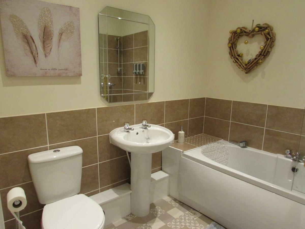 Apartment 5 - Two Bedroom Luxury Apartment Close To Town, Mainline Rail & Theatre Stylish And Comfortable Darlington  Luaran gambar